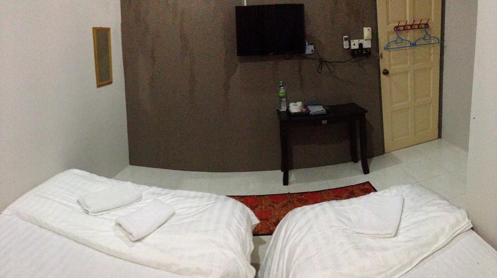 Anggun Beach Guest House Paka Номер фото