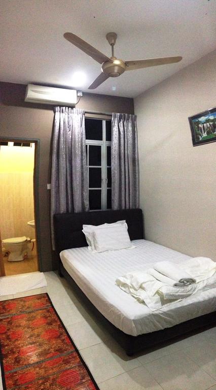 Anggun Beach Guest House Paka Номер фото