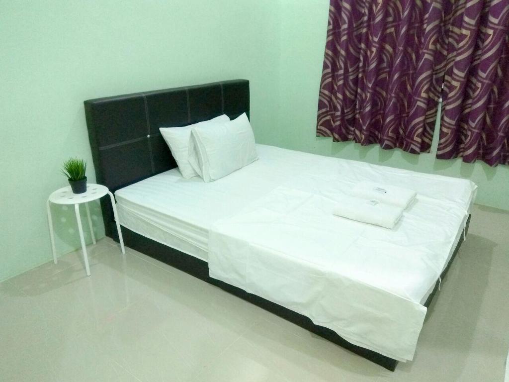 Anggun Beach Guest House Paka Екстер'єр фото