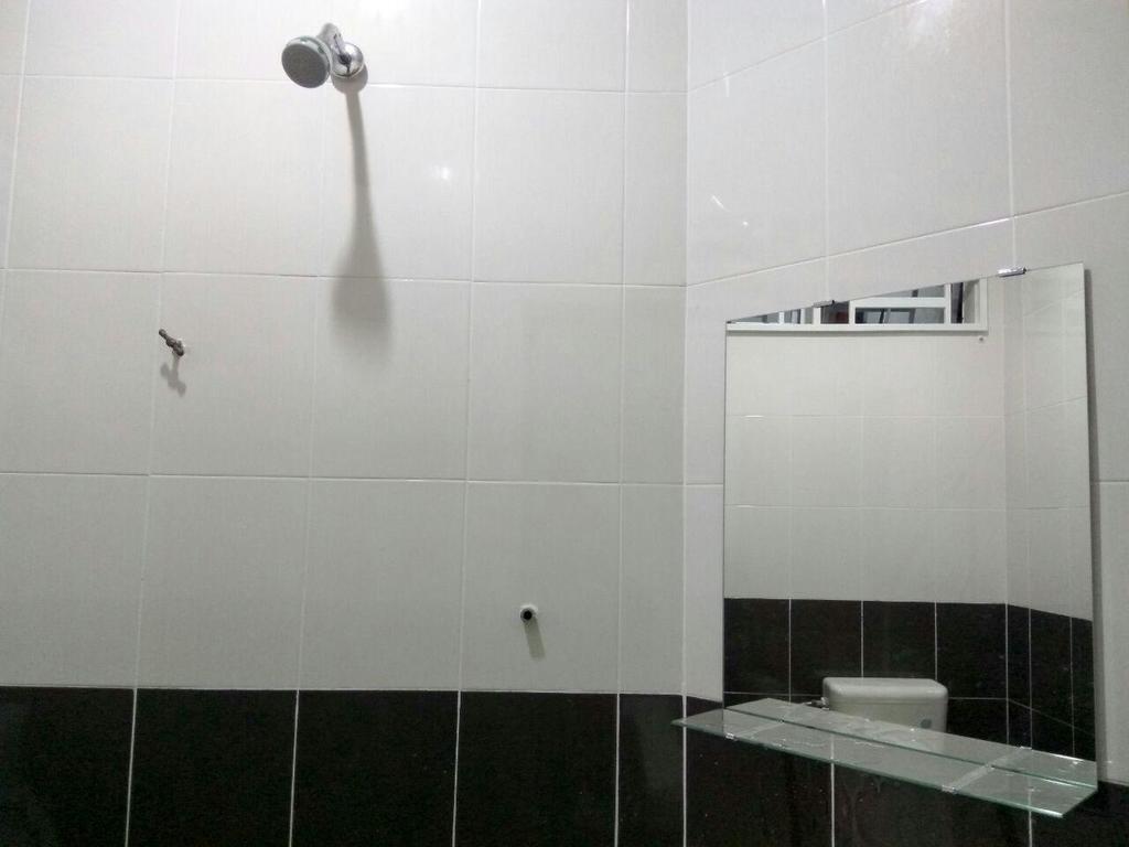 Anggun Beach Guest House Paka Екстер'єр фото
