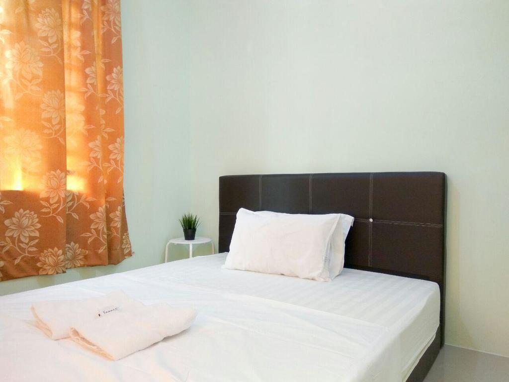 Anggun Beach Guest House Paka Екстер'єр фото