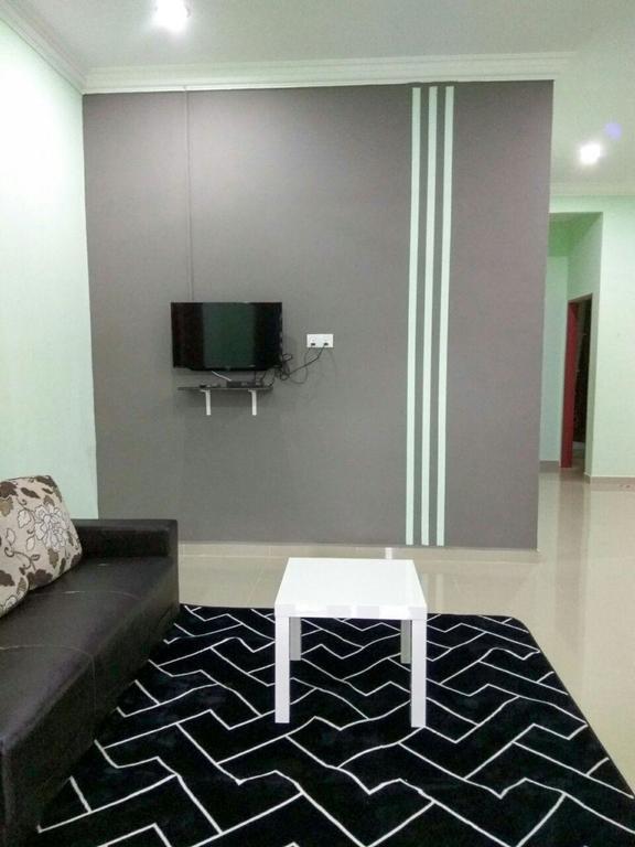 Anggun Beach Guest House Paka Екстер'єр фото