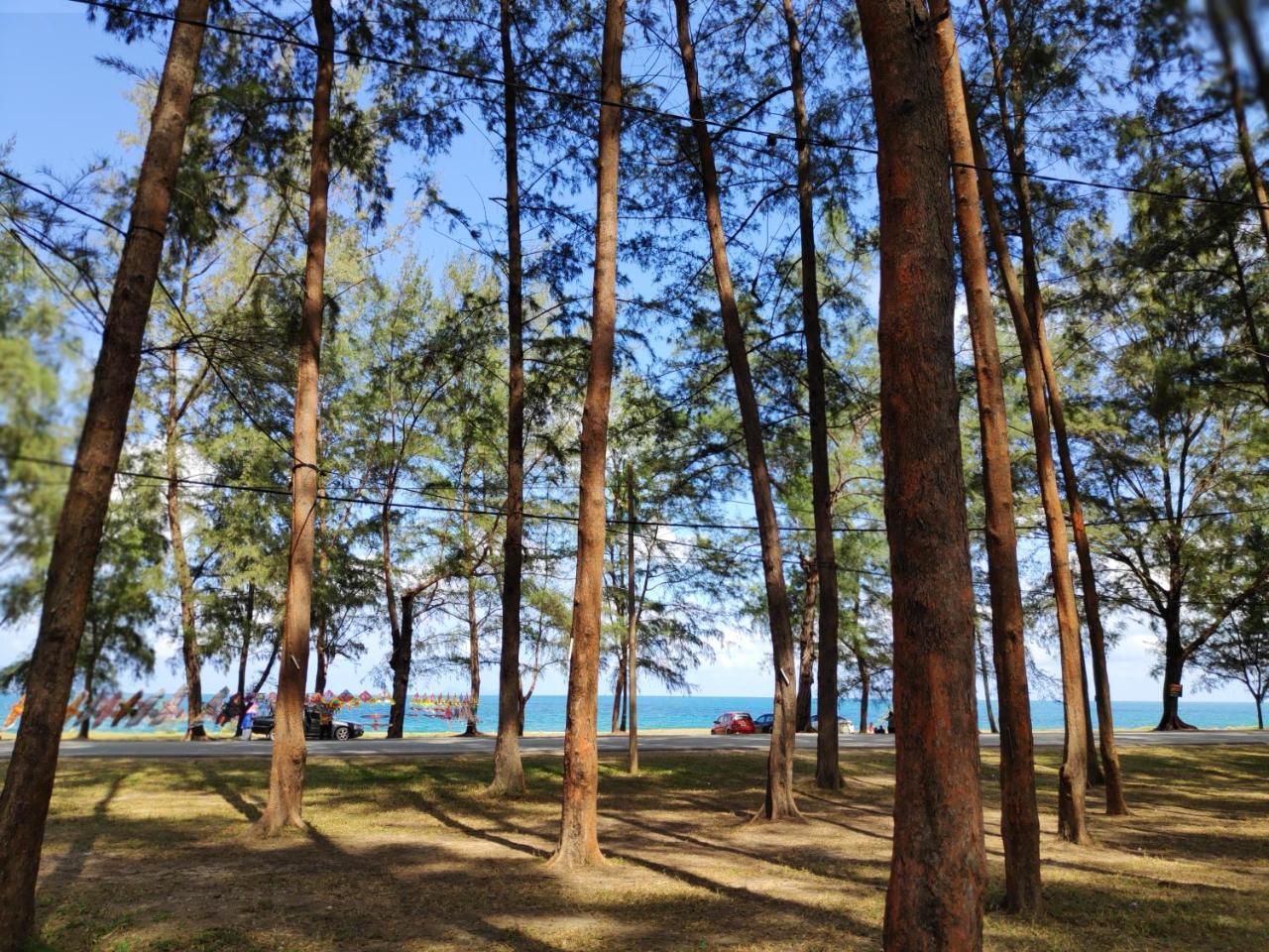 Anggun Beach Guest House Paka Екстер'єр фото